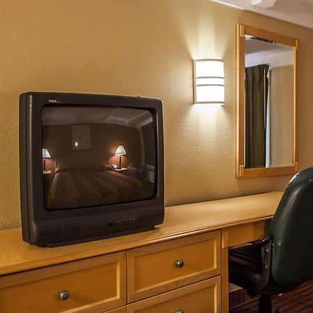 Relax Inn Saint Charles Exterior photo