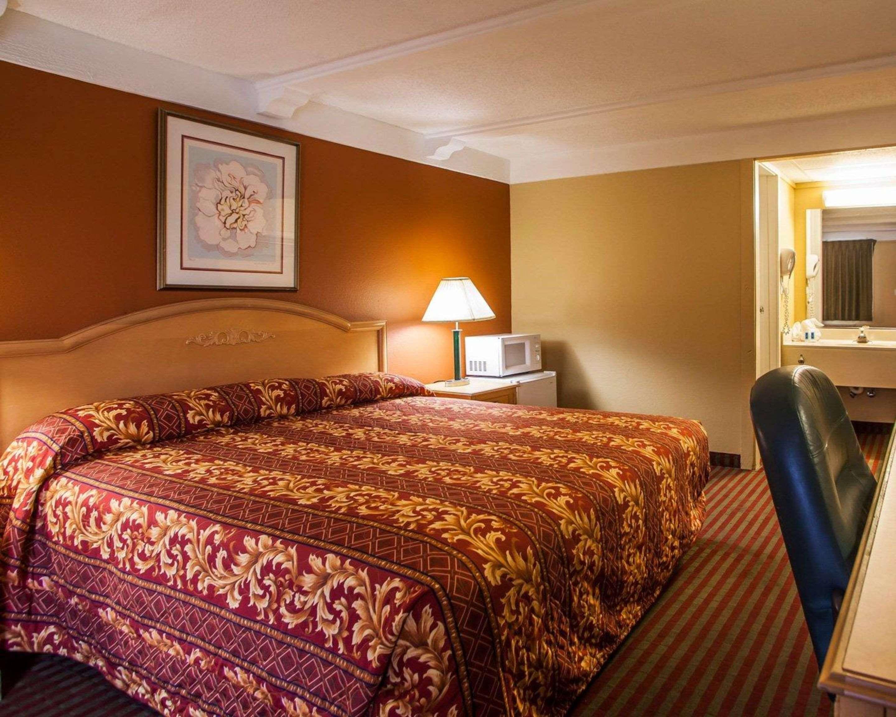 Relax Inn Saint Charles Exterior photo