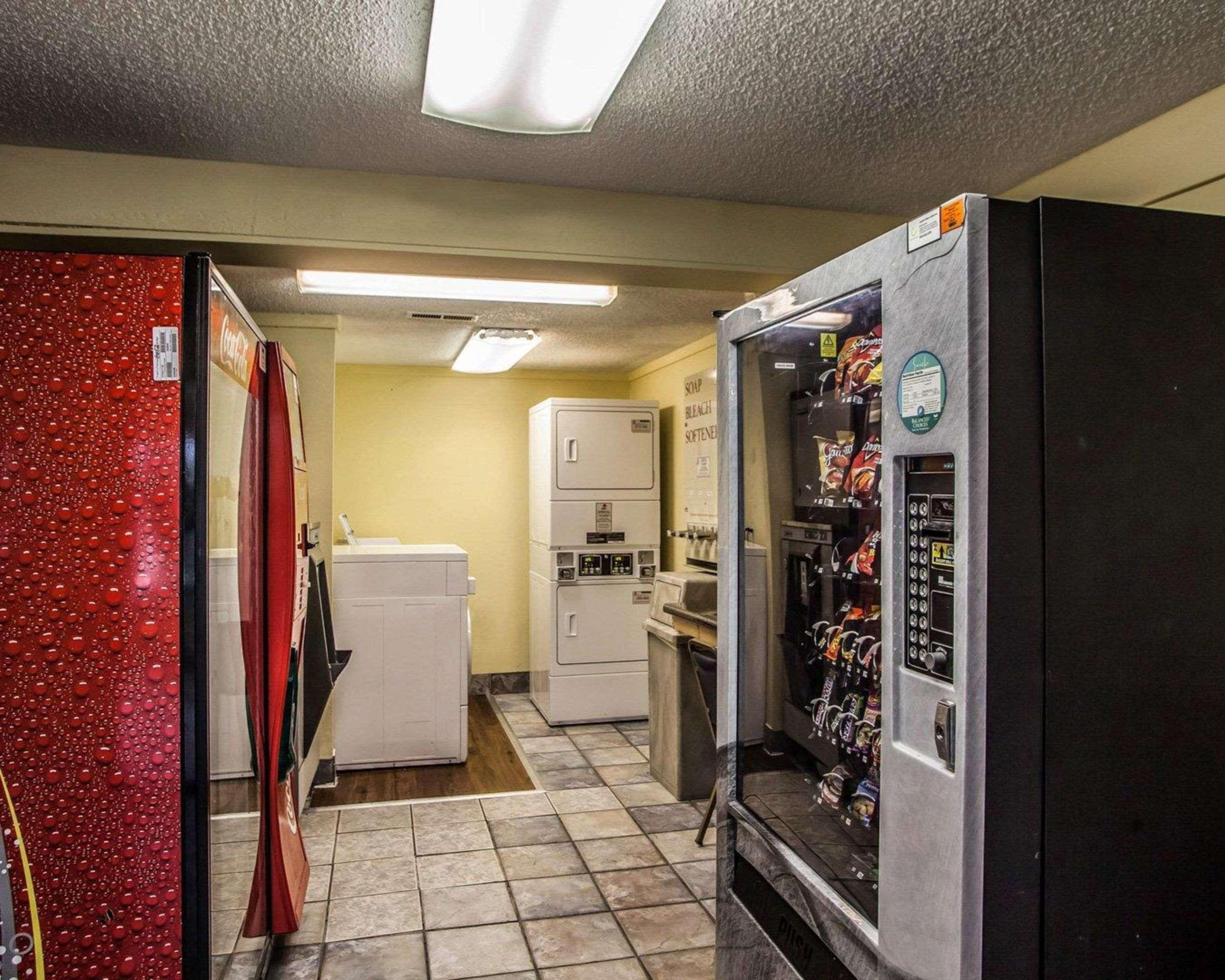 Relax Inn Saint Charles Exterior photo