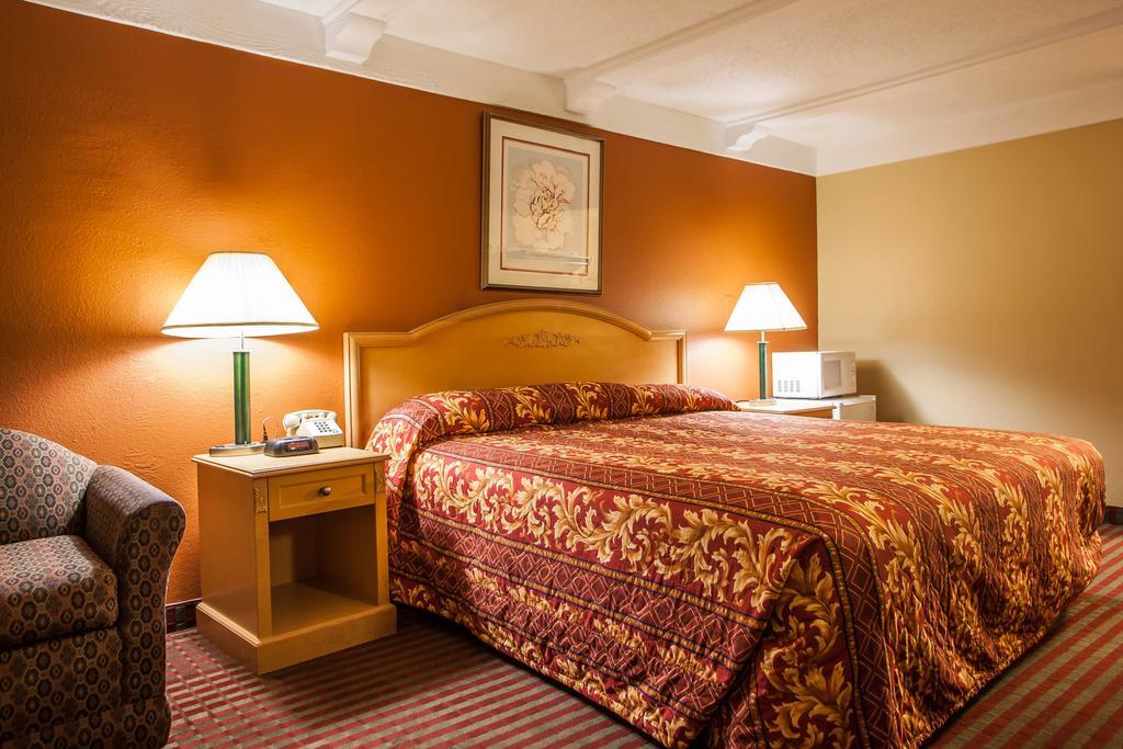 Relax Inn Saint Charles Exterior photo